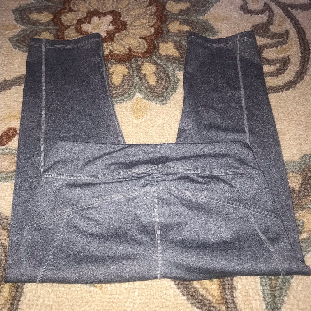 Aeropostale Gray Cropped Legging M